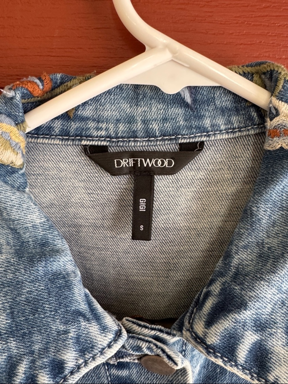 Driftwood Embroidered Floral Light Wash Denim Jacket Small - Picture 3 of 7